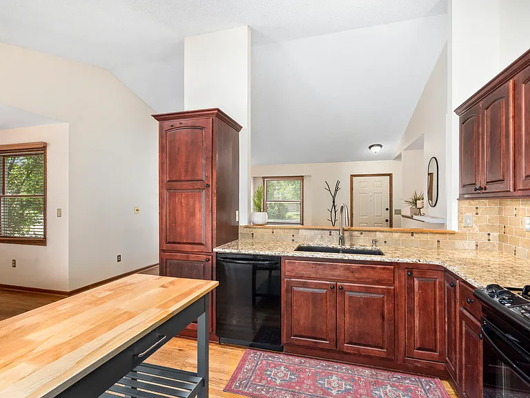 1702 Dora St — Photo 19