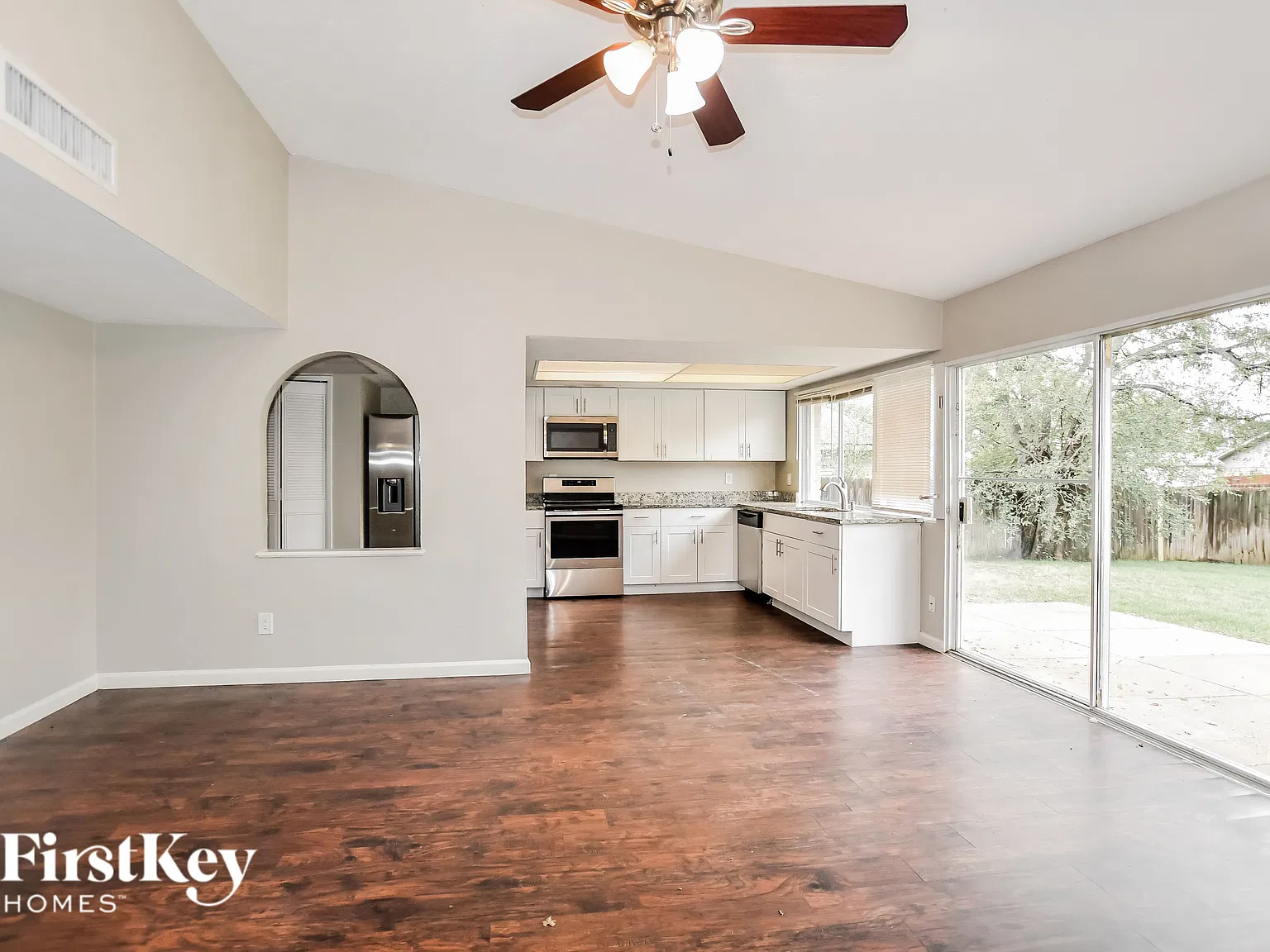 3 bed, 2.0 bath, 1612 sqft, $2,650 — Photo 4