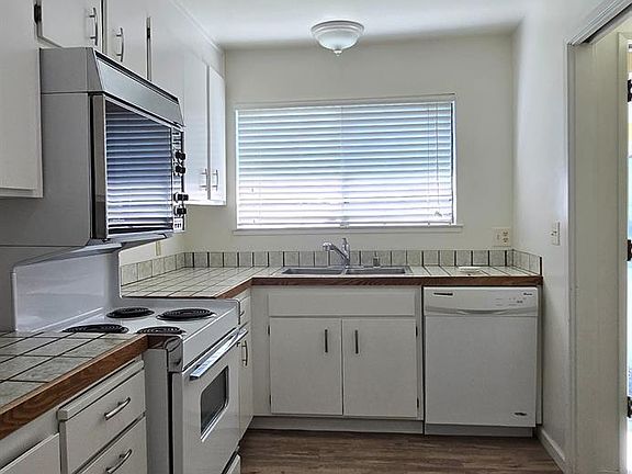 2nd image of 232 Grand Canyon Dr
