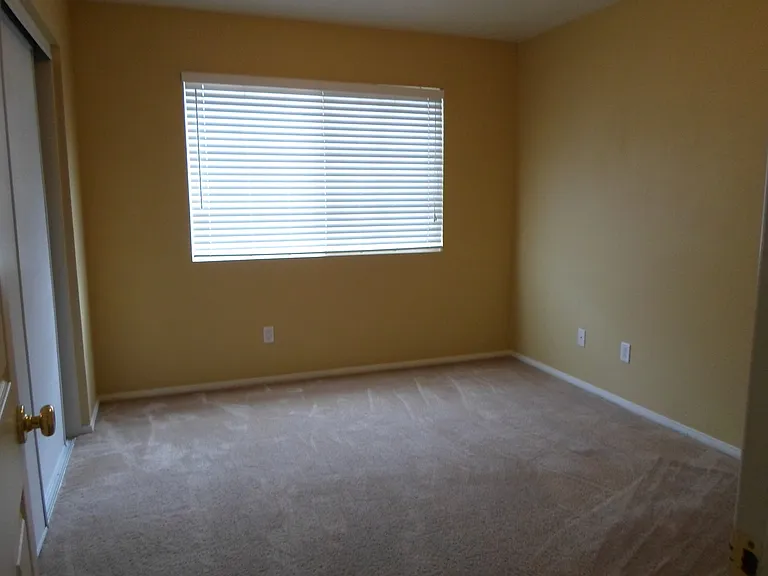One of the two other bedrooms