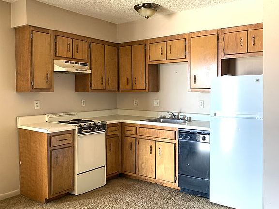 3rd image of 1416 Marketplace Dr #12