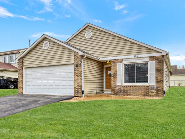 1975 Eastman Ln, Hanover Park, IL 60133