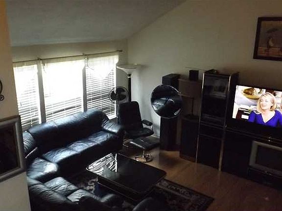 3rd image of 7417 Red Bluff Dr