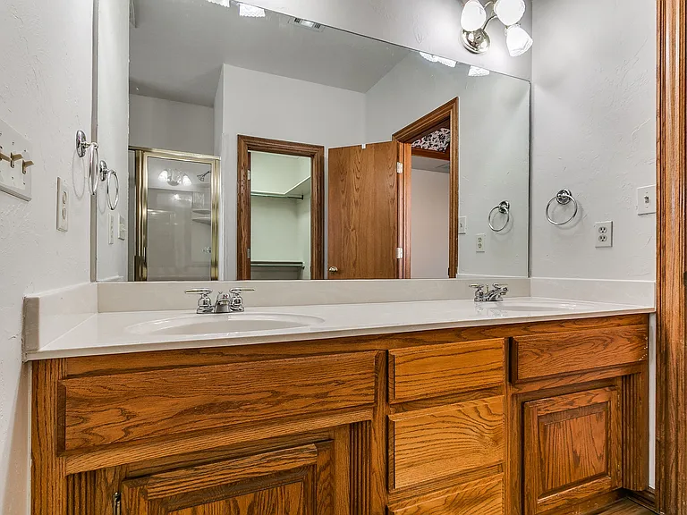 2913 Daybreak Dr — Photo 73