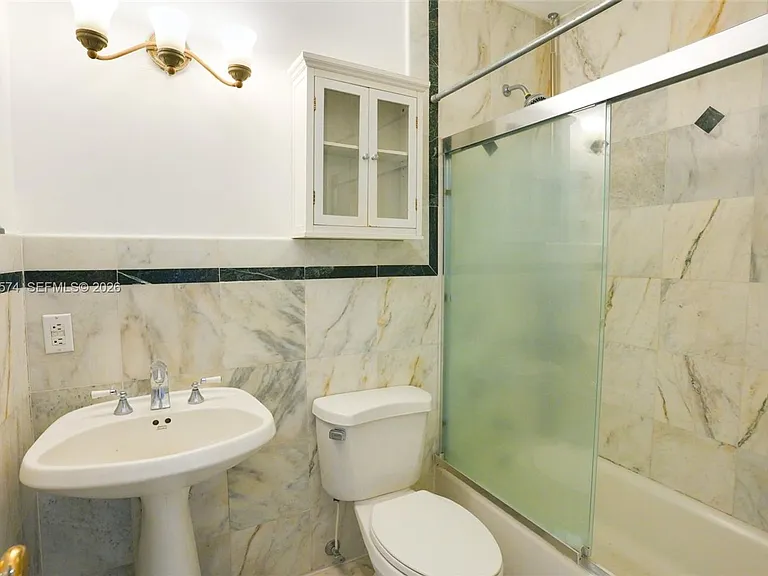 355 Redwood Ln — Photo 21