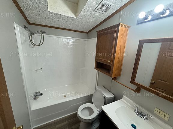 4th image of 114 Blaine St