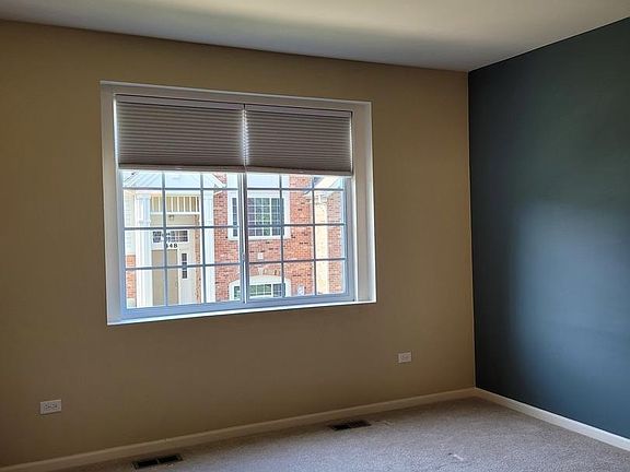 4th image of 458 Churchill Dr #458
