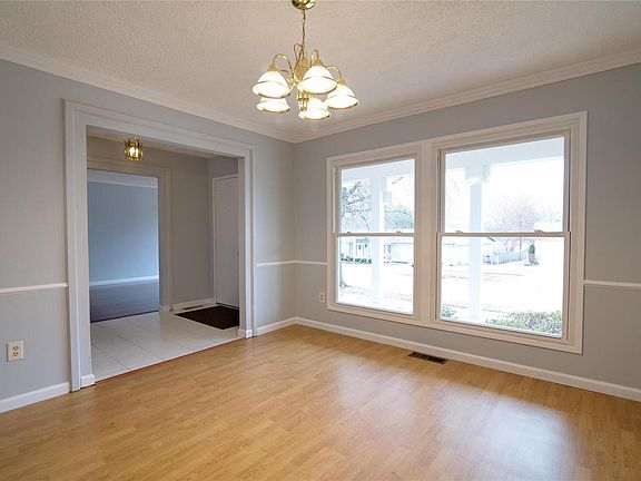 4th image of 1267 Autumn Wood Cir