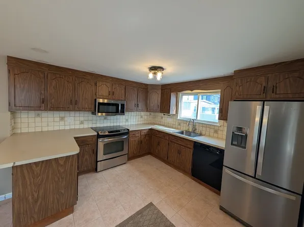 55-57 Dell Ave #55, Melrose, MA 02176