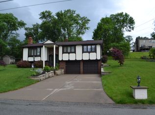 1755 Norsen Dr, Pittsburgh, PA 15243