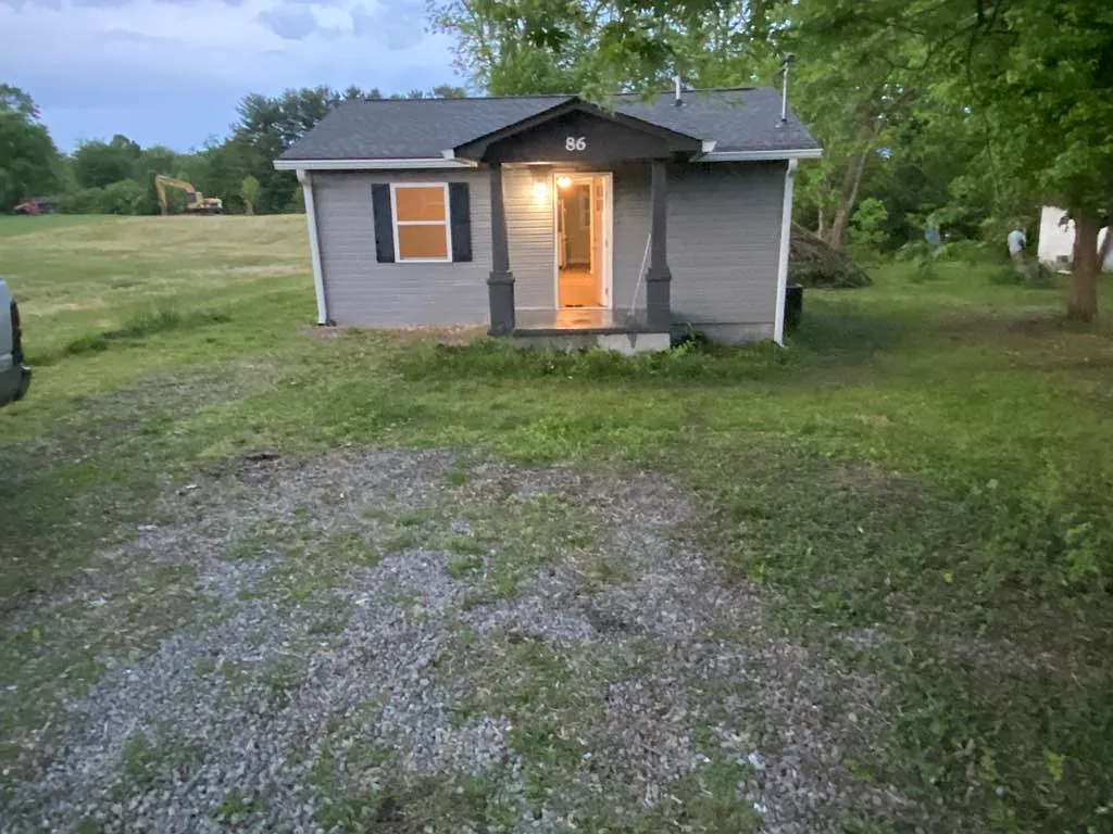 3 bed, 740 sqft, $1,300 — Photo 4