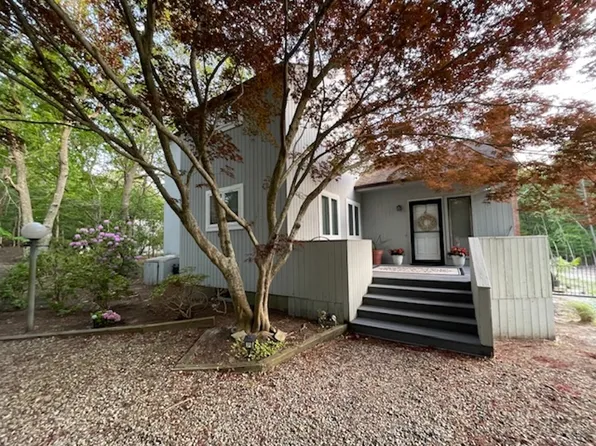 18 Park Cir, Quogue, NY 11959