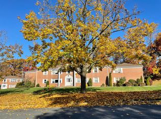 20D Rolling Ridge Rd, Montvale, NJ 07645