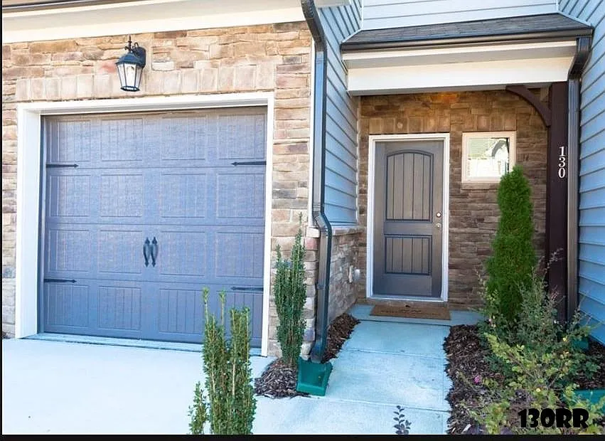 Building Photo - 130 Rubrum Dr