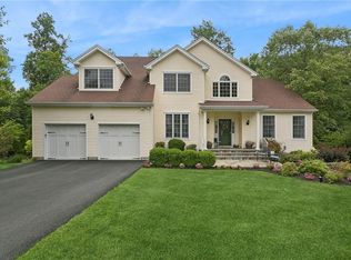 9 Vista Dr, Baldwin Place, NY 10505