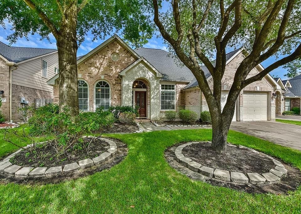 1st image of 16119 Halpren Falls Ln