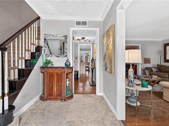 5th image of 3 Pendleton Pl NE