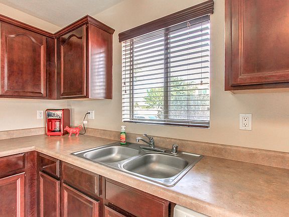 3rd image of 3035 W Santa Cruz Ave