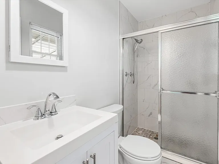 649 White Plains Rd — Photo 15