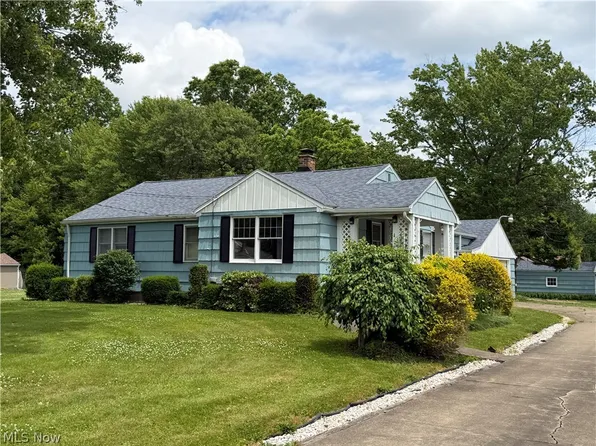 612 Briggs Rd, Leavittsburg, OH 44430