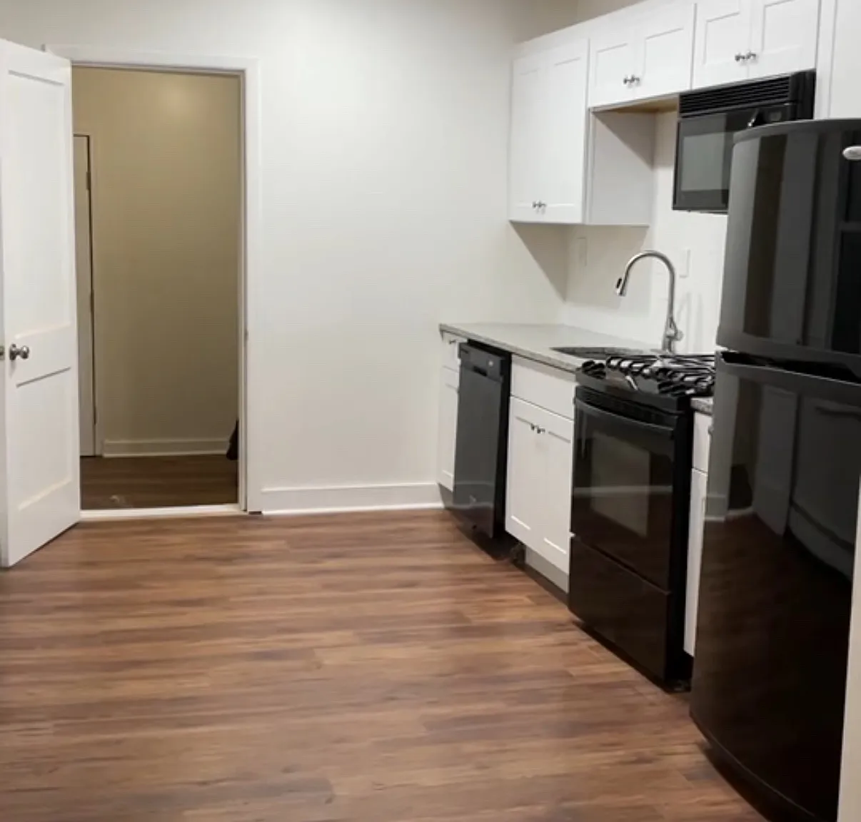 3 bed, 1.5 bath, 1100 sqft, $1,950 — Photo 1
