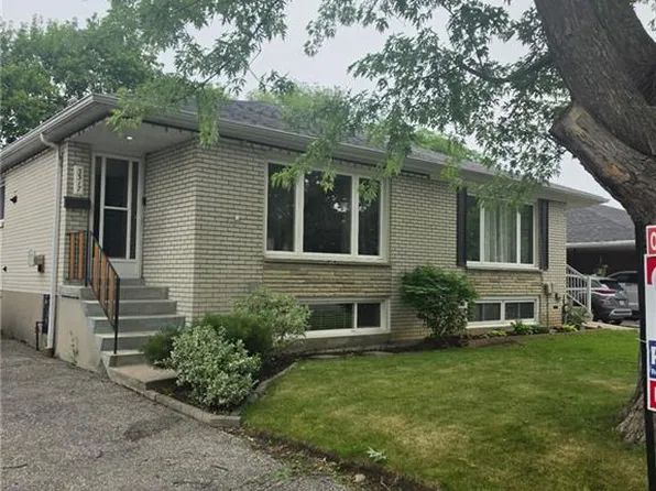 3317 Ivernia Rd, Mississauga, ON L4Y 3E9