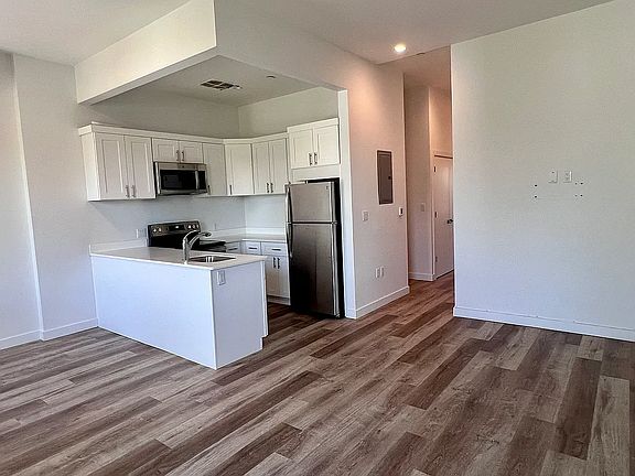 3rd image of 203 Bedford Ave #3
