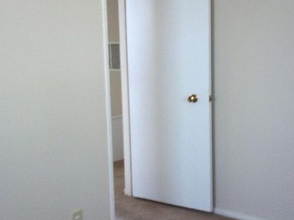 5th image of 2505 Meadow Dr