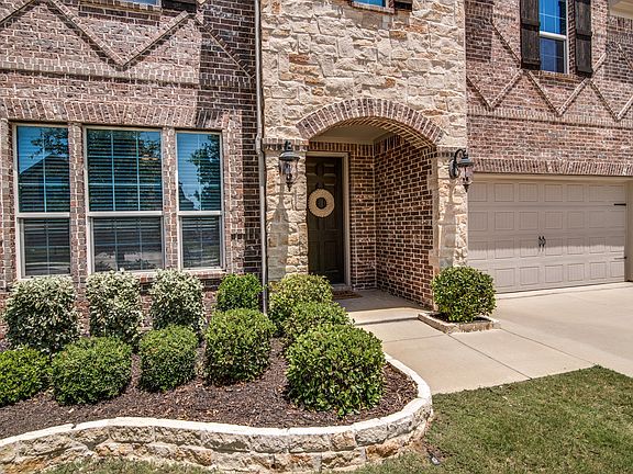 3rd image of 2385 Elm Valley Dr