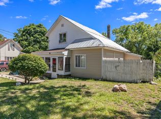 527 Crooks St, Belding, MI 48809