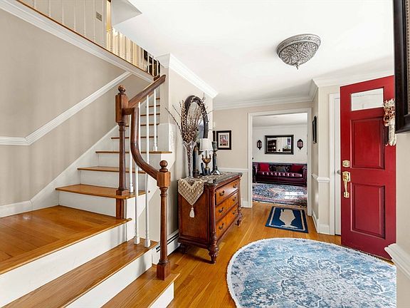 2nd image of 12 Inverness Cir