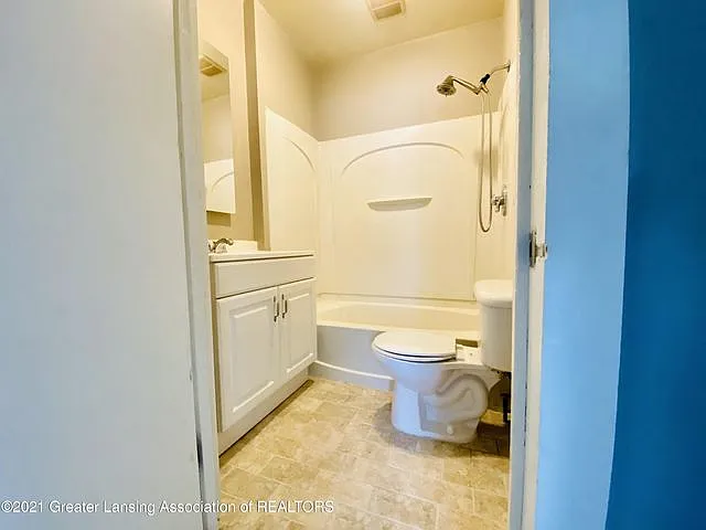 809 E Gier St — Photo 8