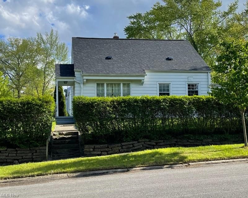 1st image of 2394 26th St