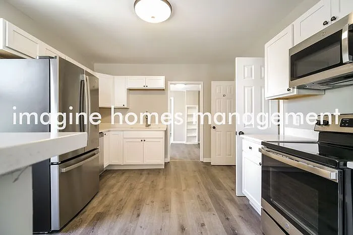 2456 Thurman Ave — Photo 5