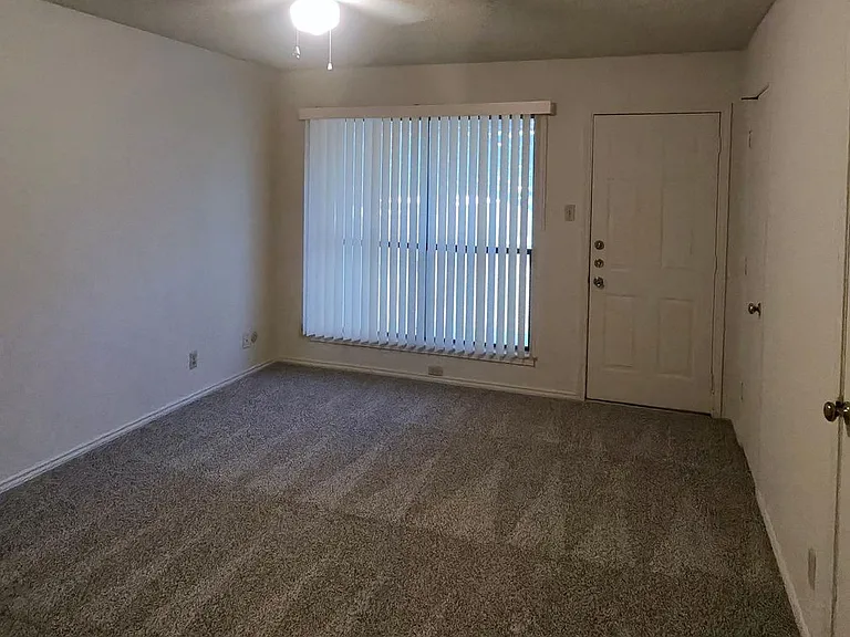 107 Vista Way — Photo 4