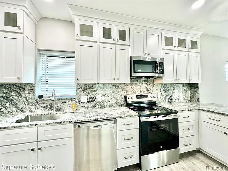 442 Ardmore Dr — Photo 36