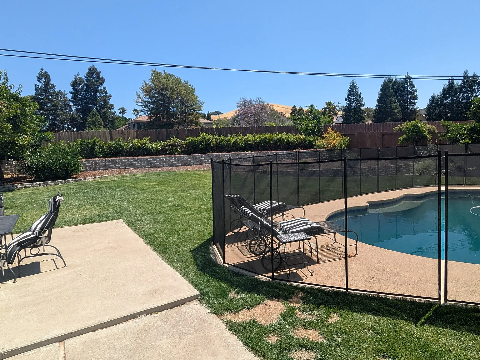 4 bed, 2.5 bath, 2055 sqft, $5,900 — Photo 2