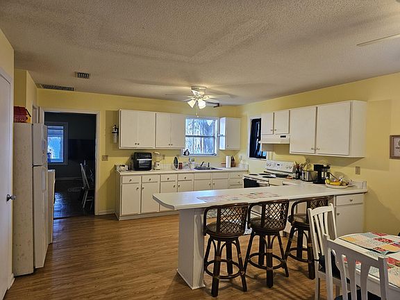 3rd image of 7929 NE 221st St #1
