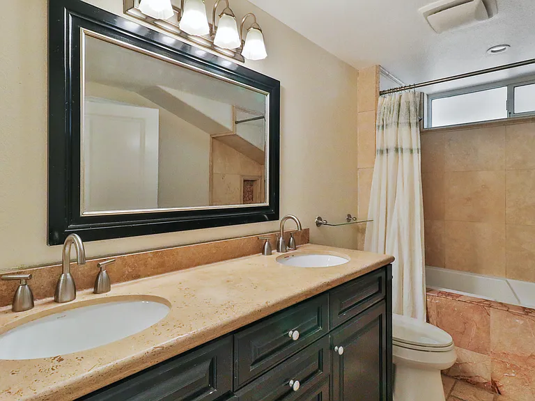 1164 S Galesmoore Ct — Photo 30