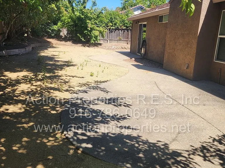 1057 Shenencock Way — Photo 31