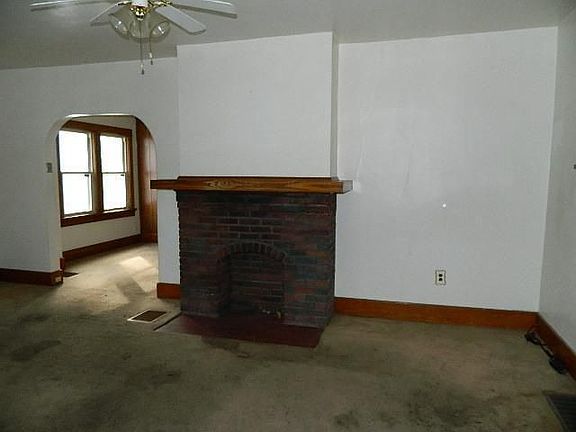 2nd image of 34 Laura Ave