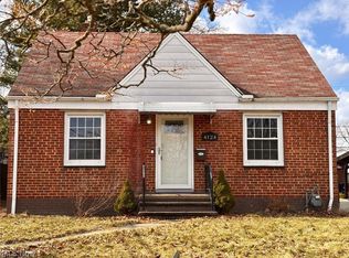 4124 Parkside Dr, Brooklyn, OH 44144