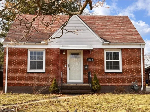 4124 Parkside Dr, Brooklyn, OH 44144