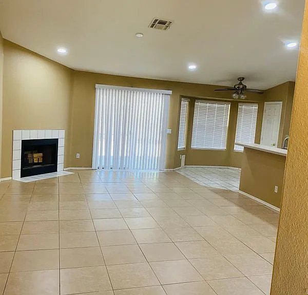 8656 W Willow Ave — Photo 11