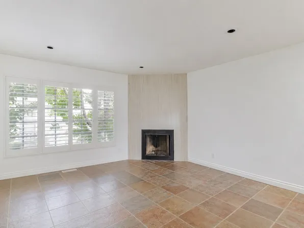 5820 Yolanda Ave APT 5, Tarzana, CA 91356