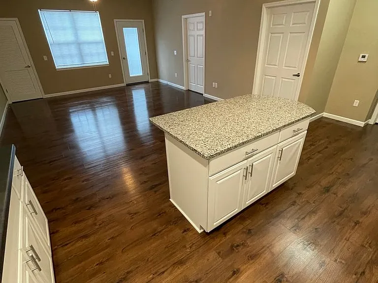 Grasslands Apartments — Photo 32