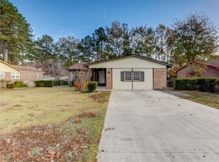 724 Goodyear Dr, Spring Lake, NC 28390