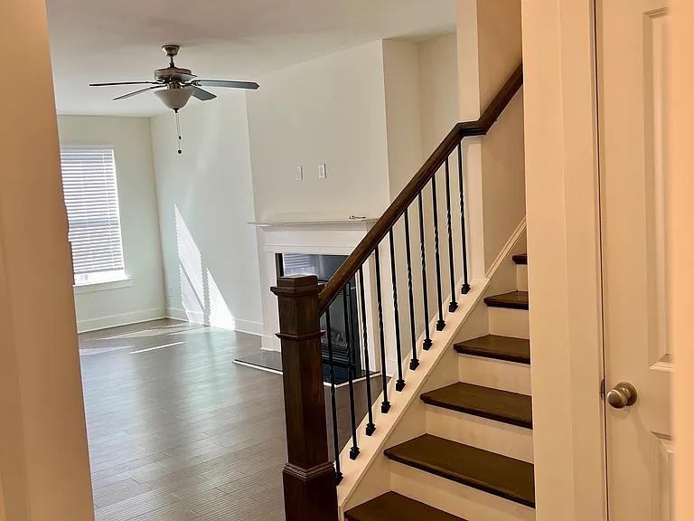 212 N Auburn Landing Pl — Photo 3