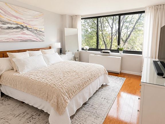 3rd image of 700 Grove St APT 5R