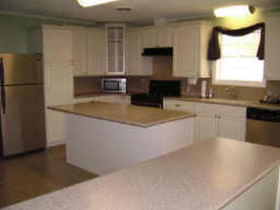 3rd image of 2726 Myatt Ln